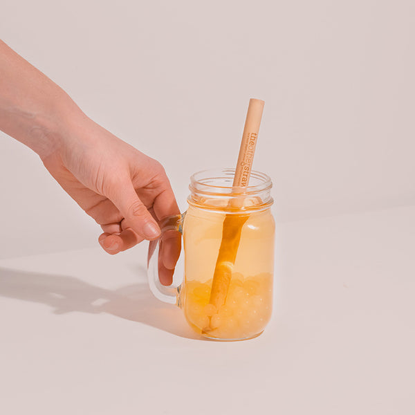 pointed boba straw in jar
