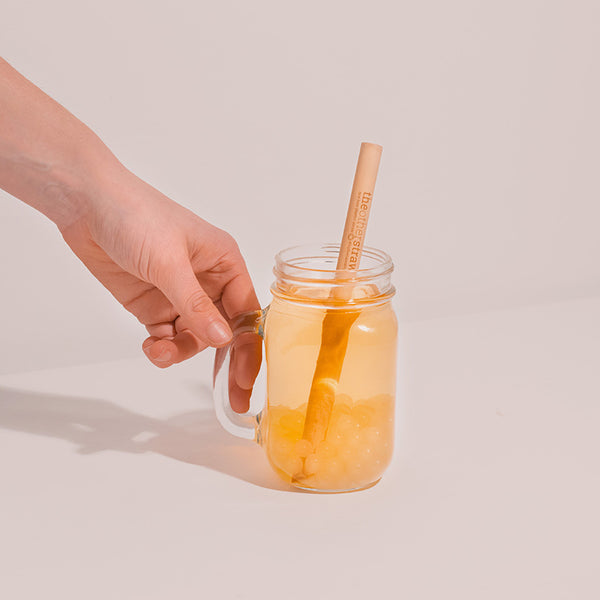 pointed boba straw in jar
